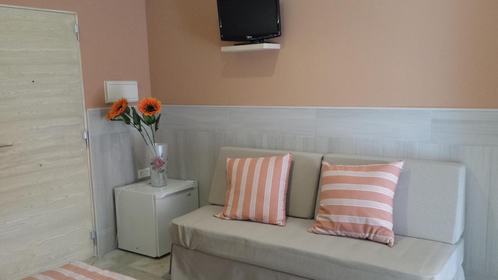Hostal Noli Chiclana de la Frontera Eksteriør billede