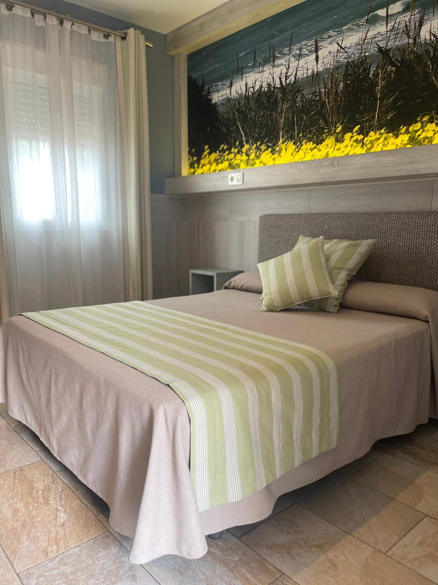 Hostal Noli Chiclana de la Frontera Eksteriør billede