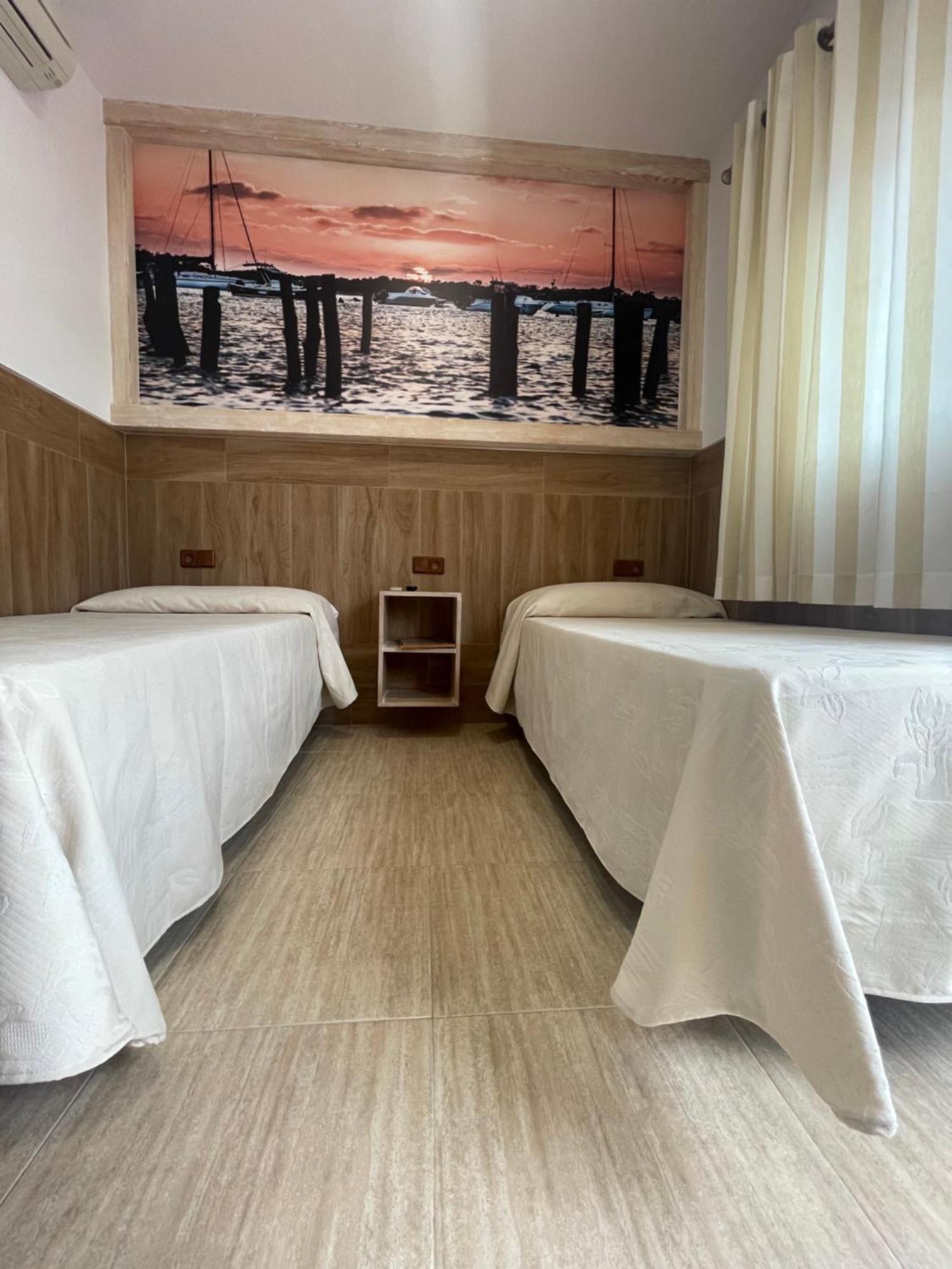 Hostal Noli Chiclana de la Frontera Eksteriør billede