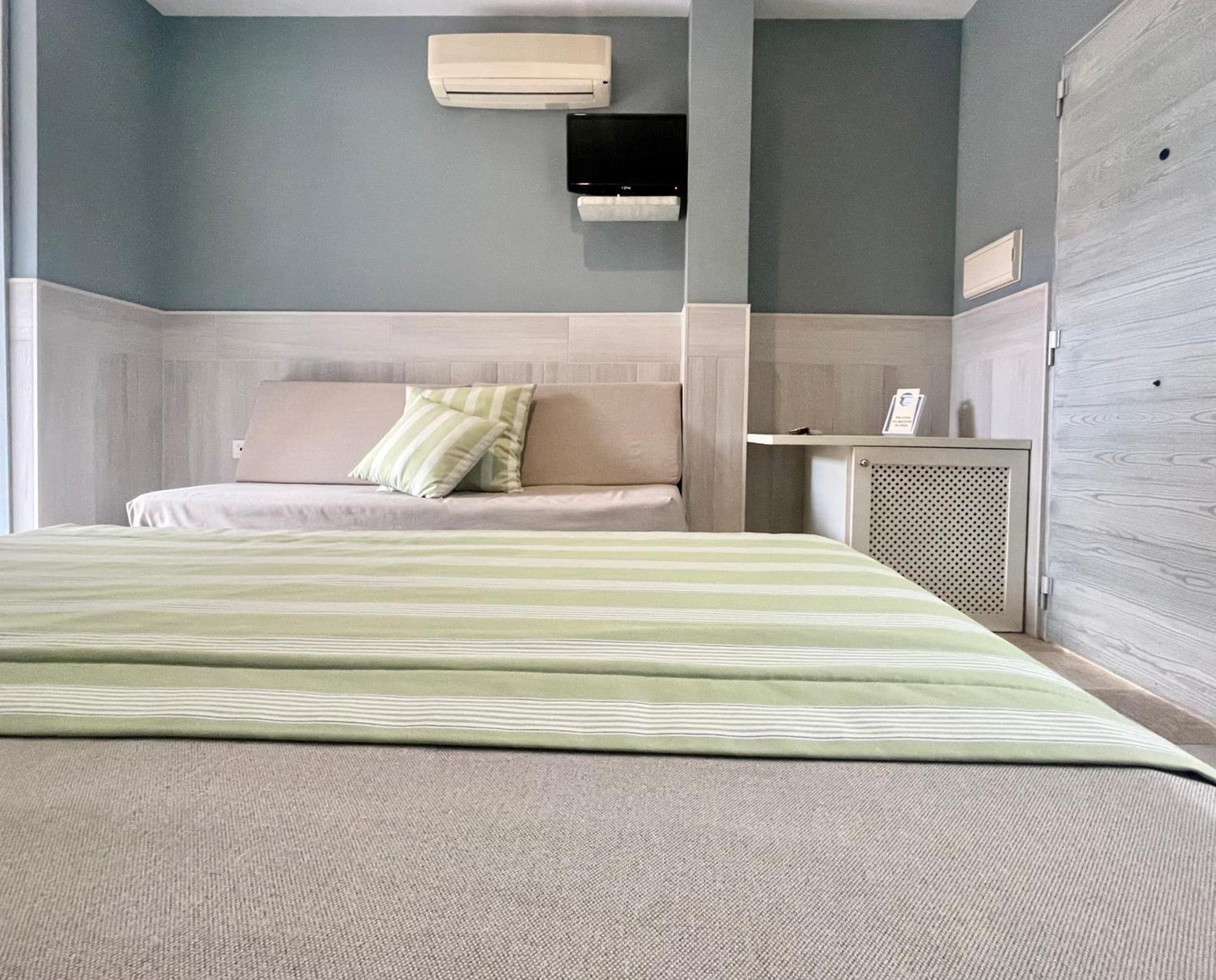 Hostal Noli Chiclana de la Frontera Eksteriør billede