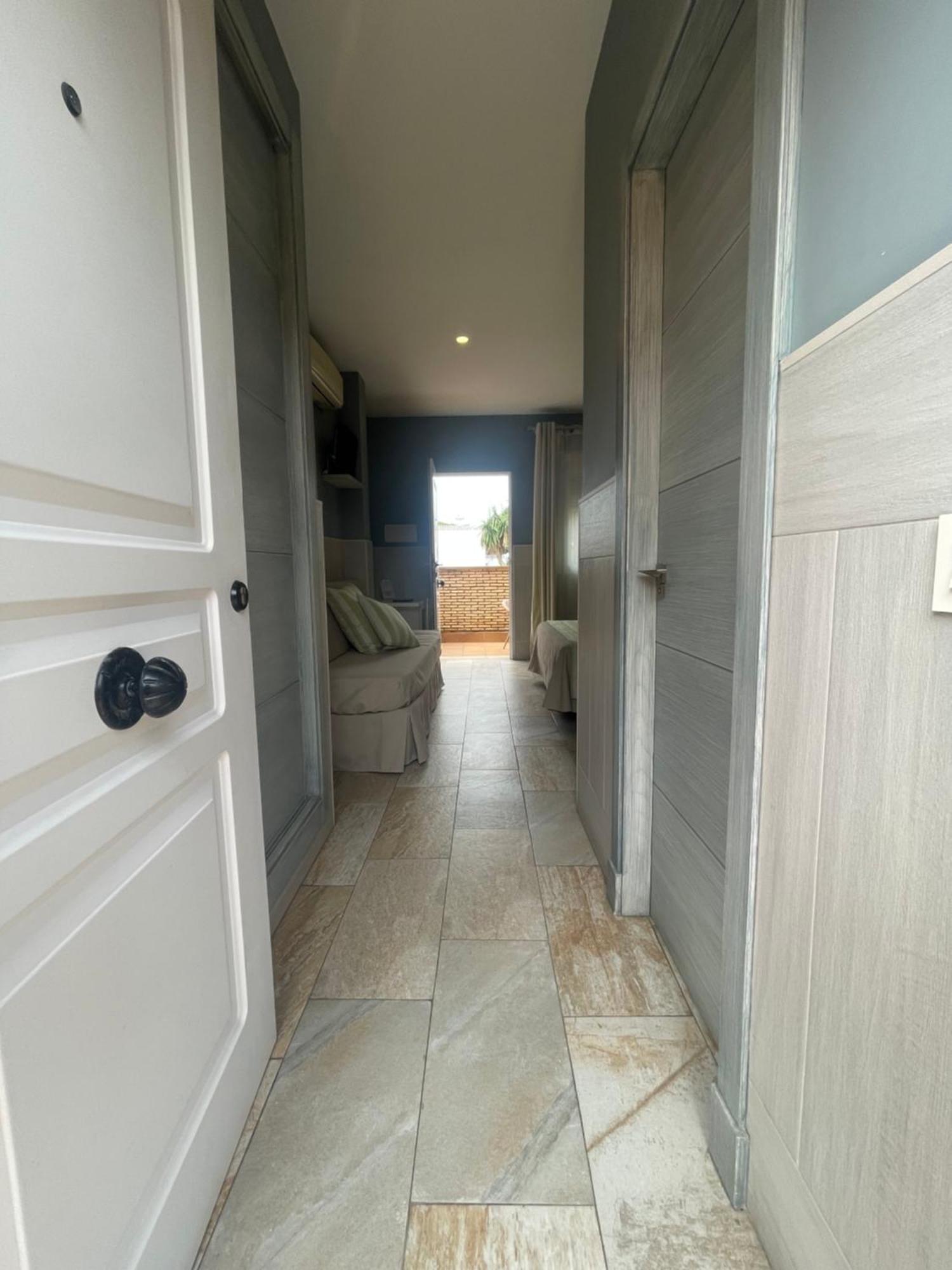 Hostal Noli Chiclana de la Frontera Eksteriør billede