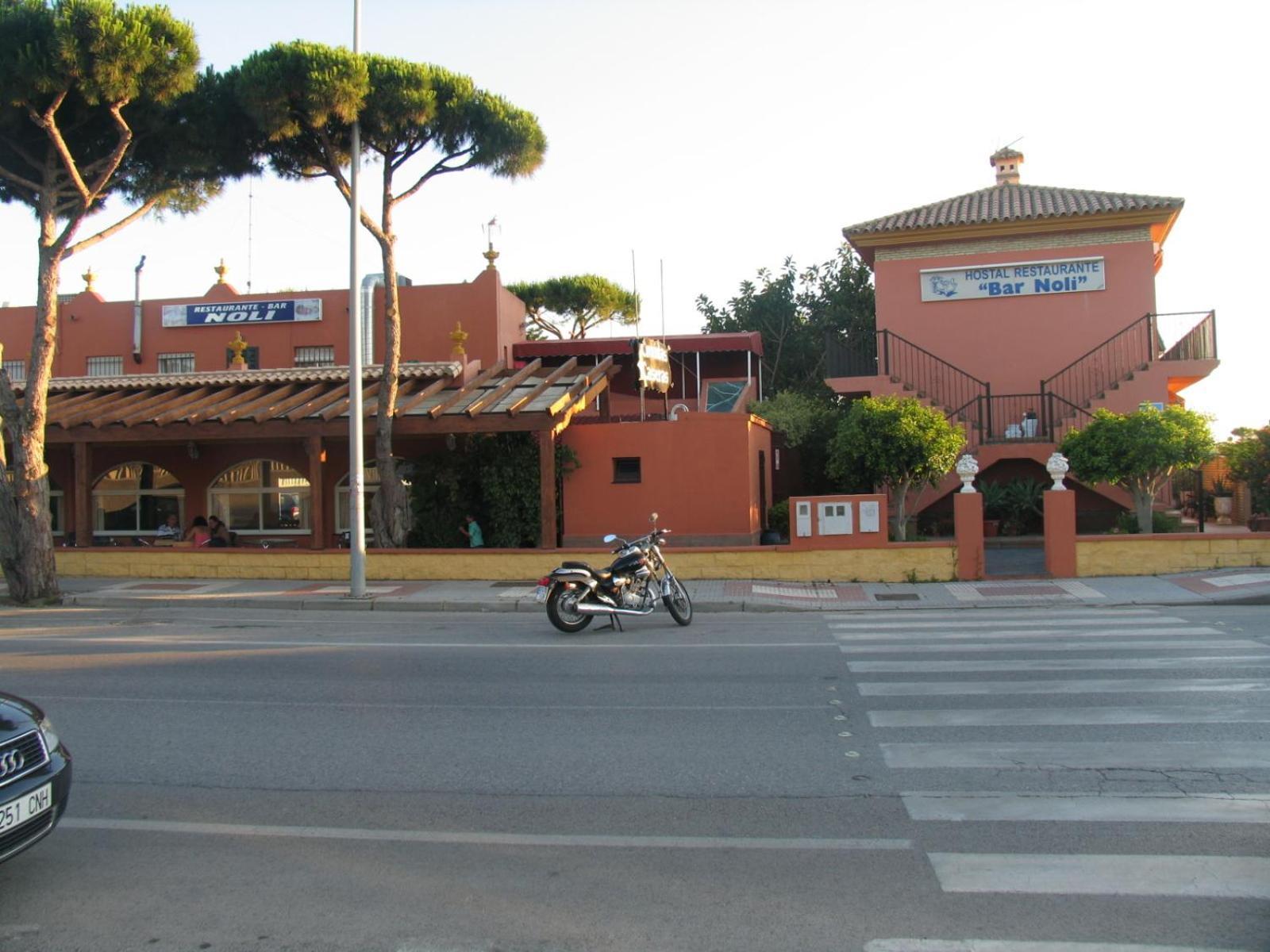 Hostal Noli Chiclana de la Frontera Eksteriør billede